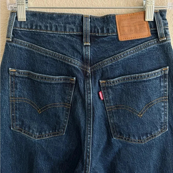 Levi 70s High Flare Dark Wash Jean - Picture 3 of 7